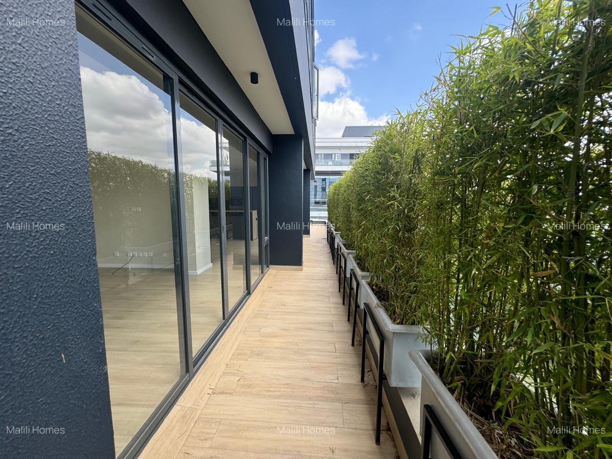 4 Bed Apartment in Riverside - 10