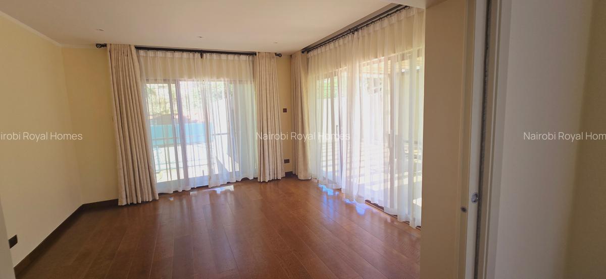 5 Bed Townhouse with En Suite at Off Convent Drive - 13