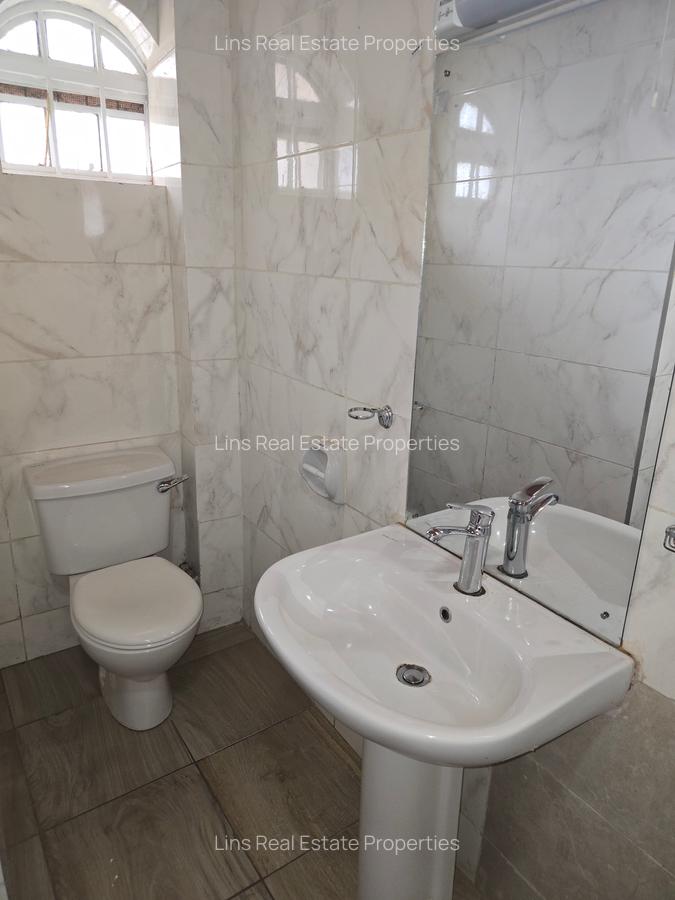 5 Bed House with En Suite in Nyari - 14