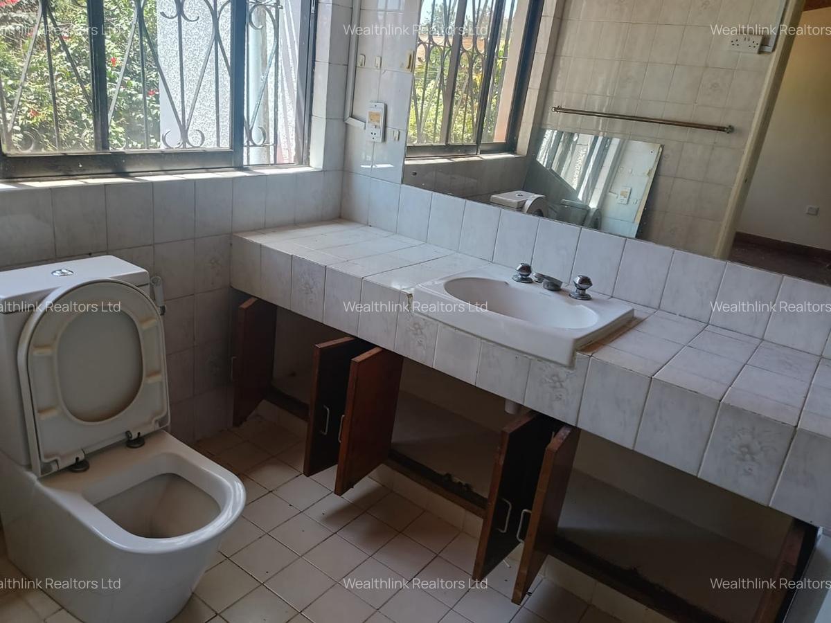 4 Bed Townhouse with Staff Quarters at Kilimani - 16