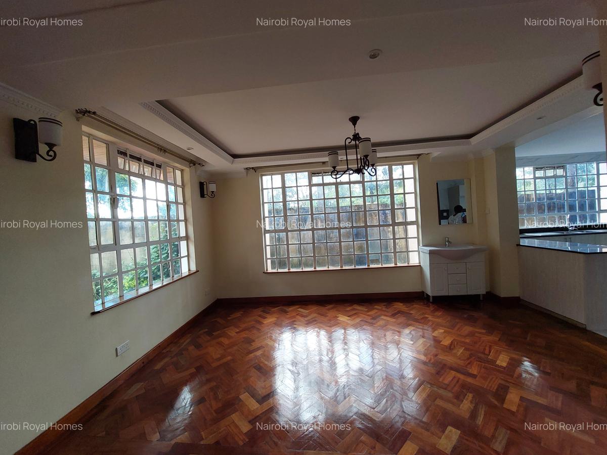 6 Bed Townhouse with En Suite at Lavington Road - 5