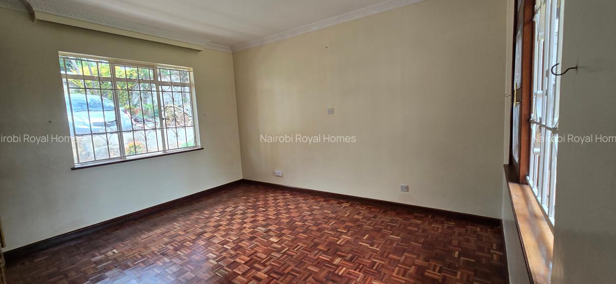 5 Bed House with En Suite at Mimosa Drive - 10