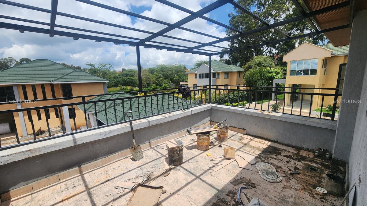 4 Bed House with En Suite at Parkplace - 11