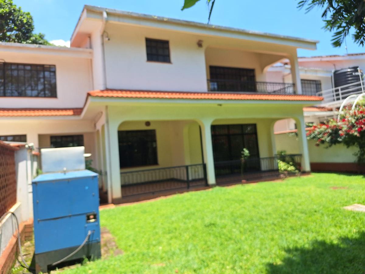 5 Bed Townhouse with En Suite in Lavington - 1