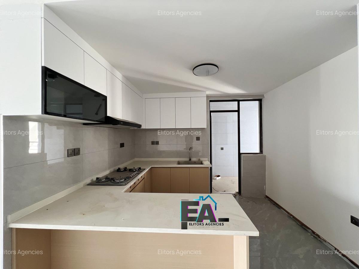 3 Bed Apartment with En Suite at Riverside Drive - 6