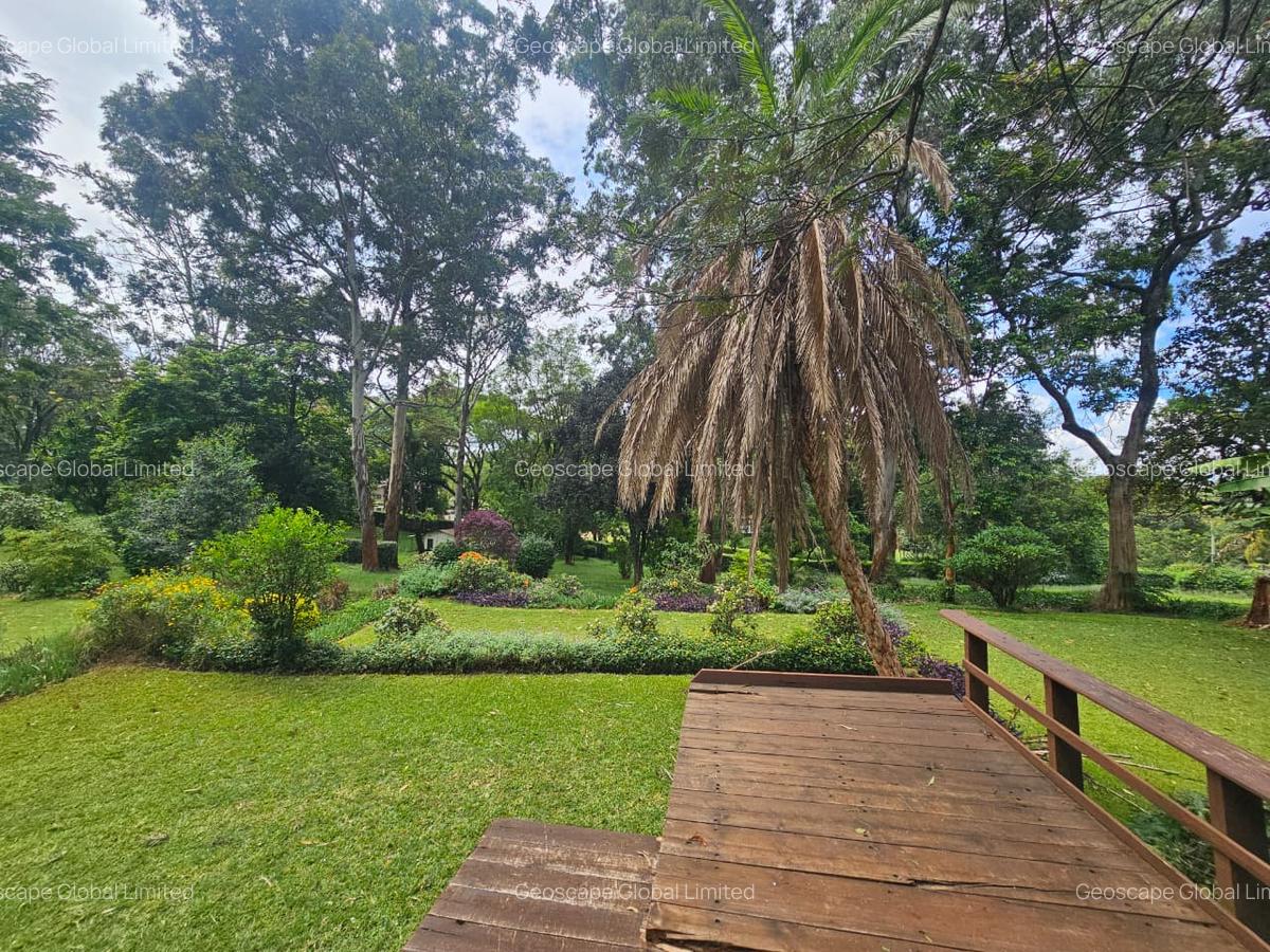 4 Bed House with En Suite in Rosslyn - 1
