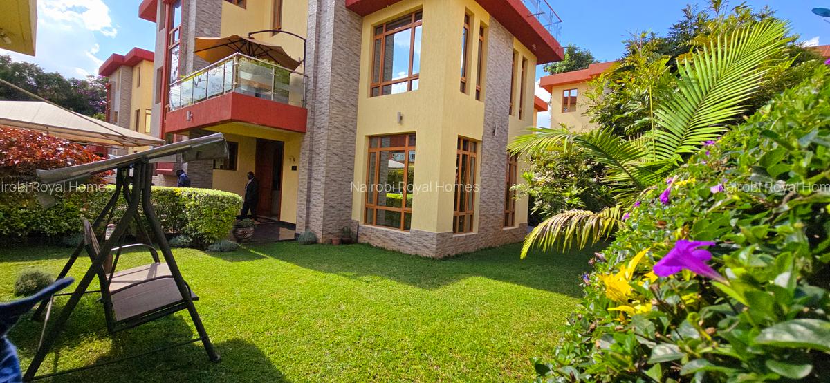 5 Bed Townhouse with En Suite at Lavington - 2