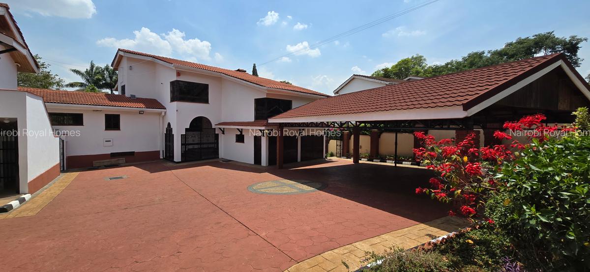 5 Bed House with En Suite at Off Un Avenue - 7