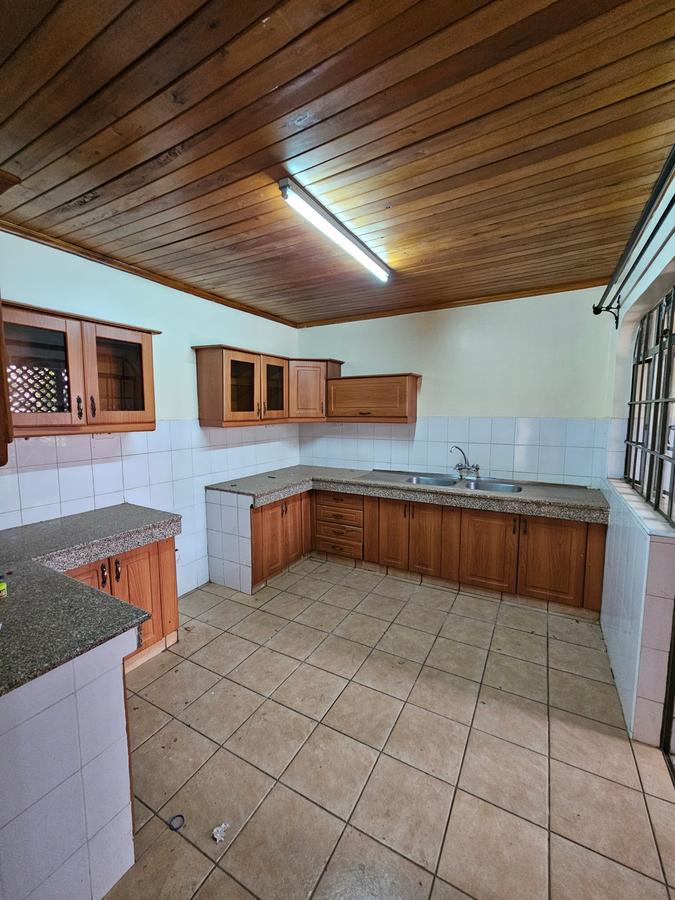 3 Bed Apartment with En Suite at Kilimani - 16