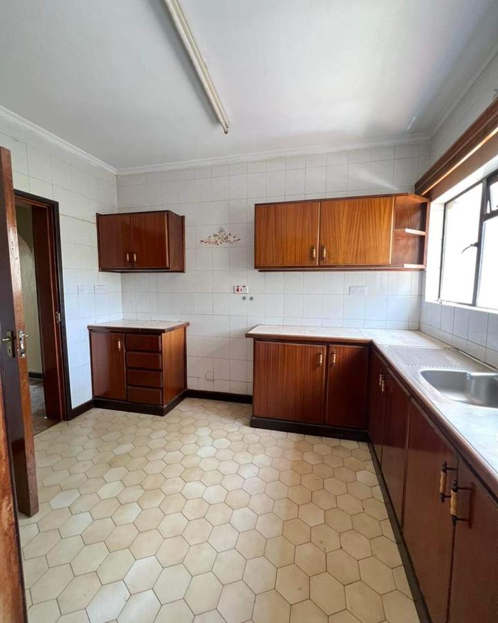 2 Bed Apartment with En Suite in Riverside - 3