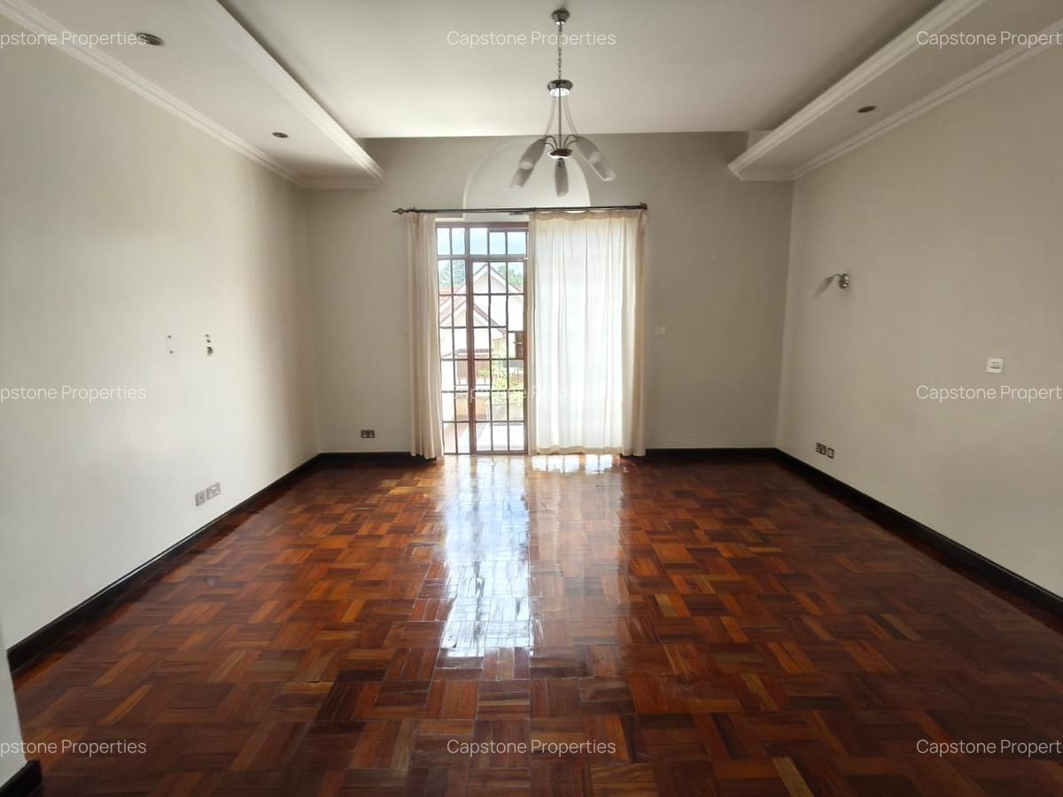 5 Bed Townhouse with En Suite in Rosslyn - 8