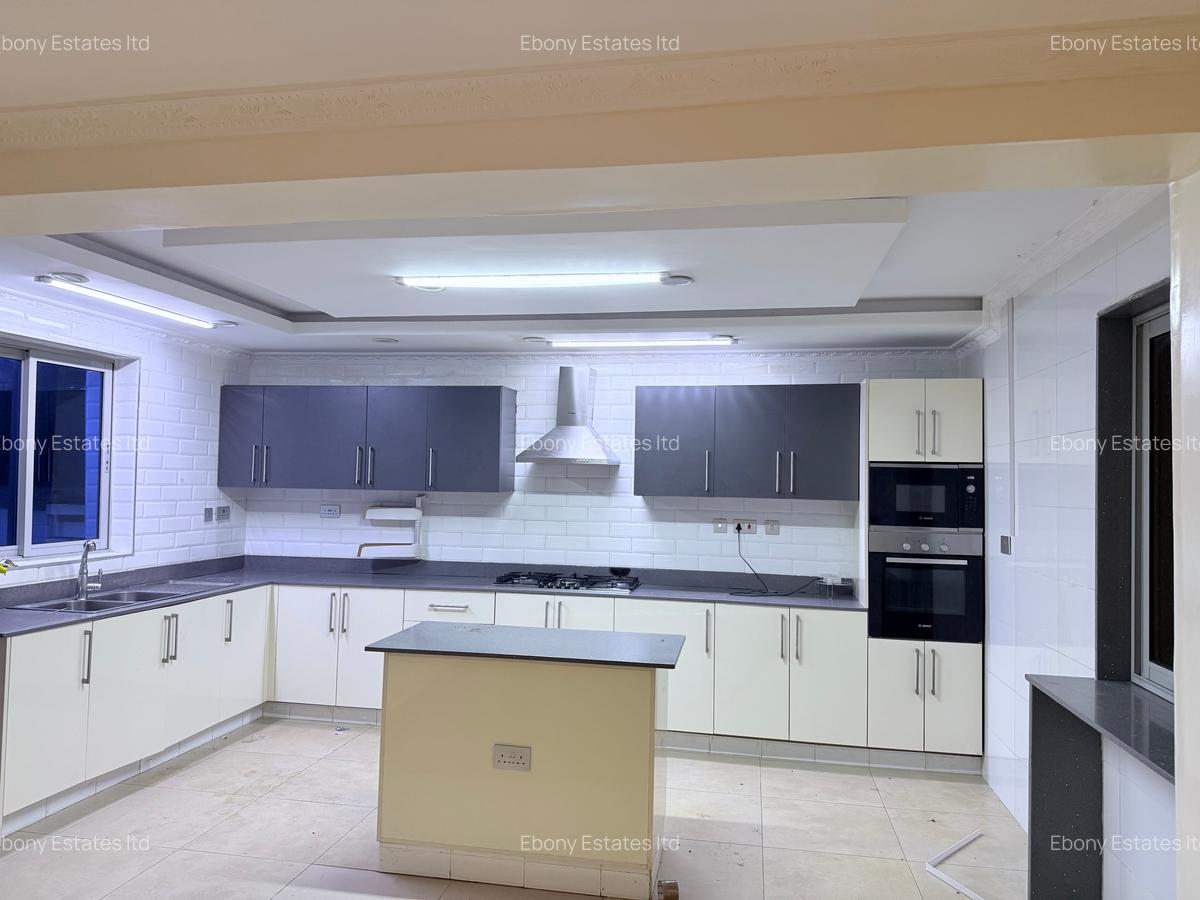 4 Bed Apartment with En Suite in Kilimani - 8