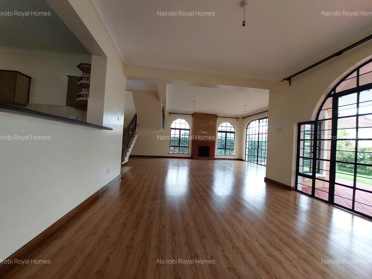 4 Bed House with En Suite at Meadows - 8