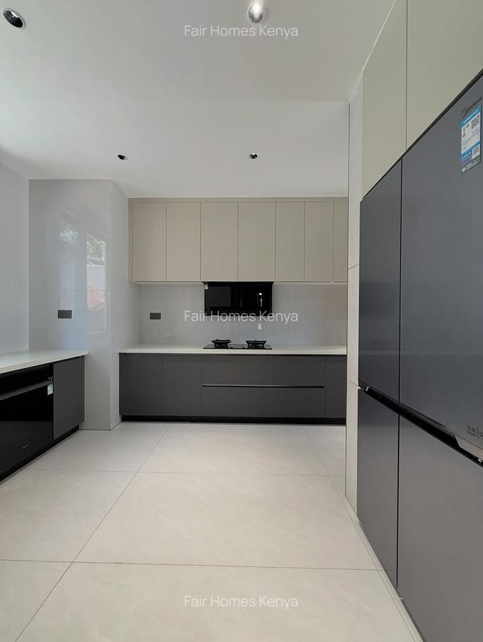 5 Bed Townhouse with En Suite at Lavington Green - 5