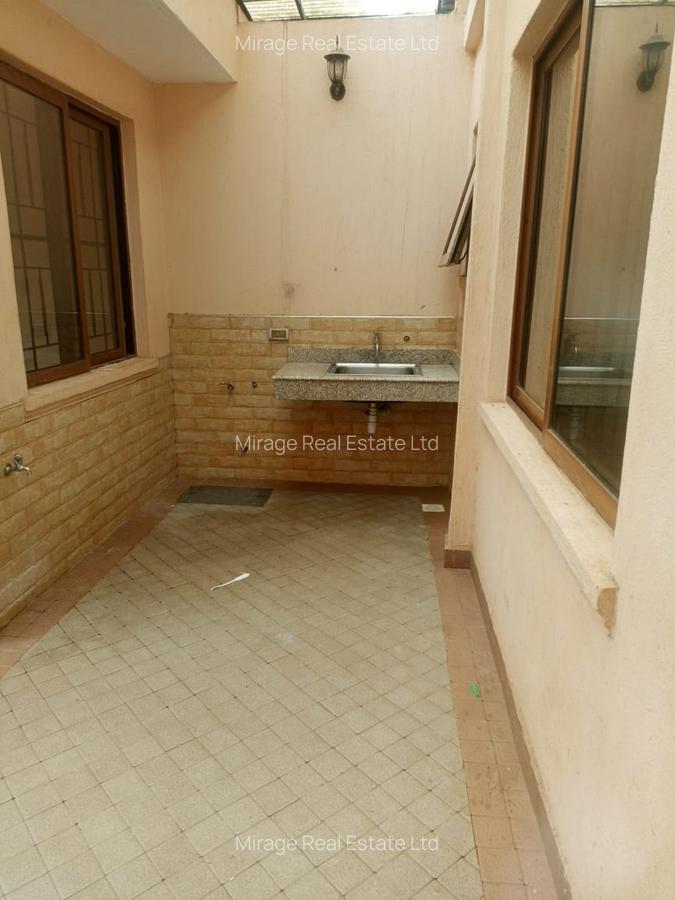 4 Bed Villa with En Suite in Lavington - 3