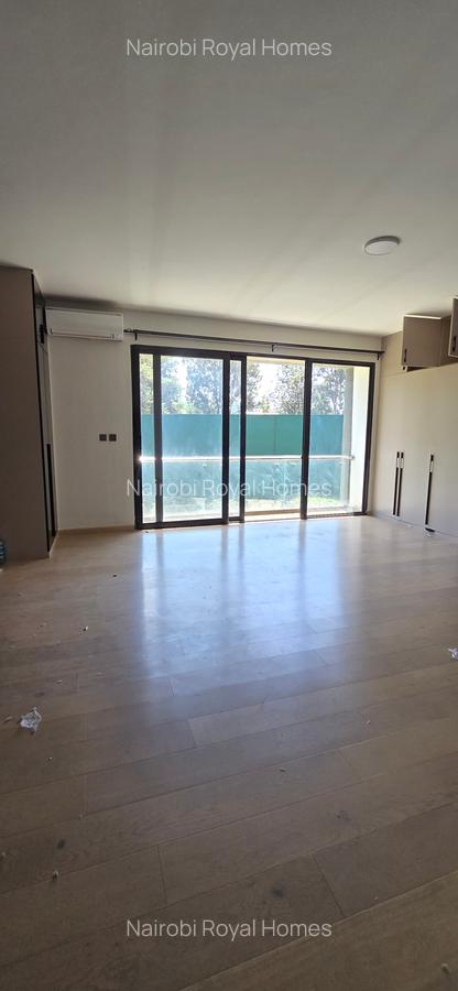 5 Bed Townhouse with En Suite at Lavington Green - 16