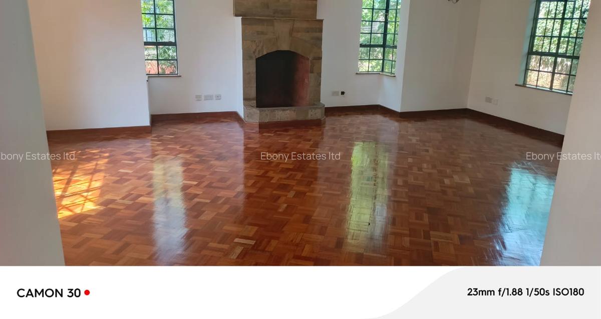 4 Bed Townhouse with En Suite in Lavington - 10