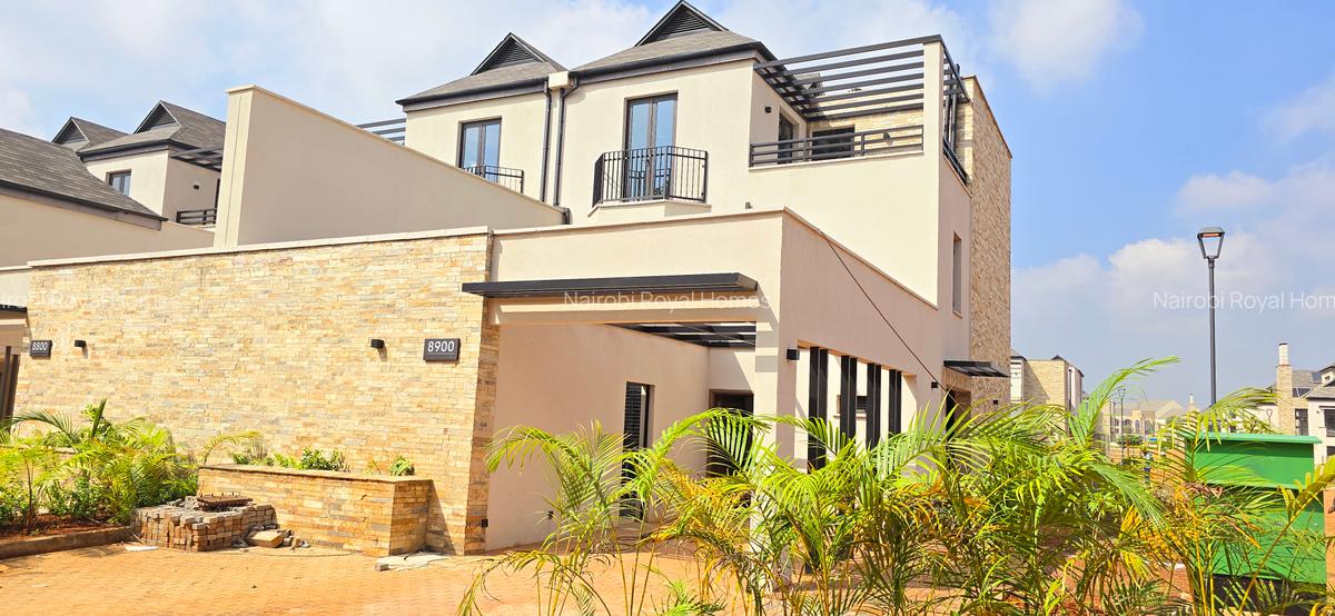 4 Bed House with En Suite at Palm Valley - 4