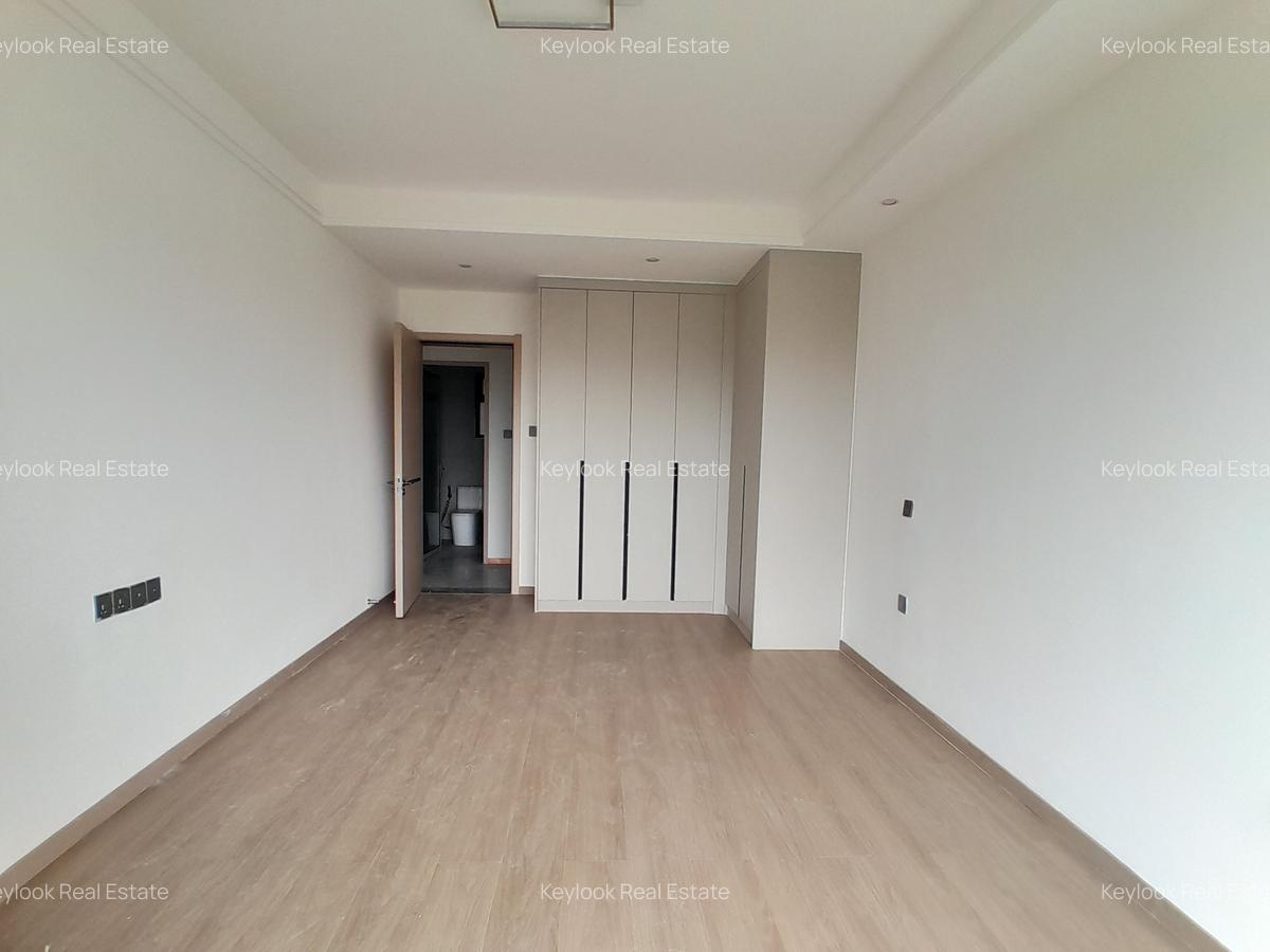 3 Bed Apartment with En Suite at Riverside Drive - 7