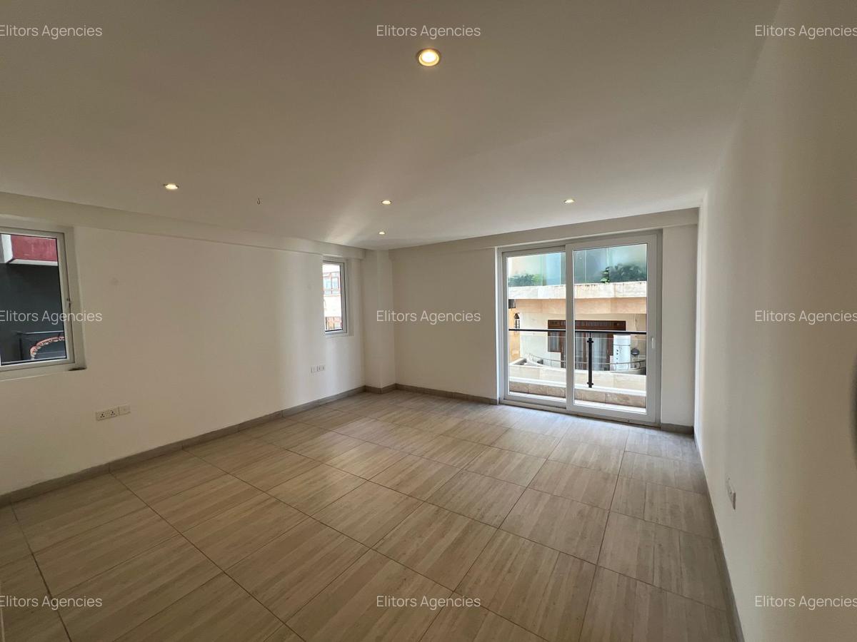 4 Bed Apartment with En Suite at General Mathenge - 12