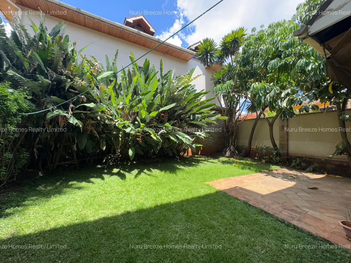 5 Bed Townhouse with En Suite in Lavington - 9