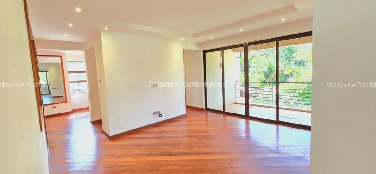 5 Bed Townhouse with En Suite at Lavington - 7