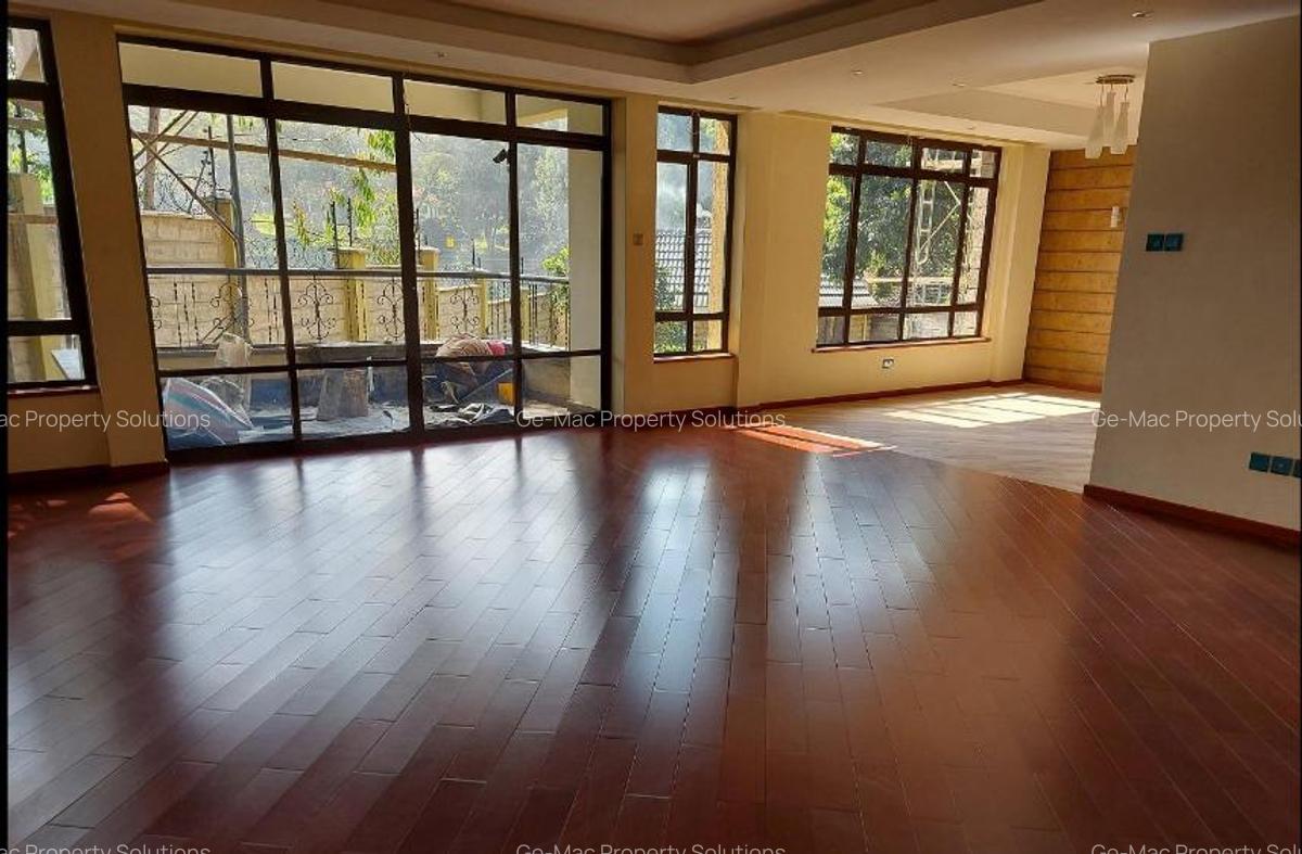 5 Bed House with En Suite in Lavington - 6