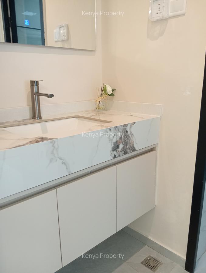 Studio Apartment with Swimming Pool at Wood Avenue - 6