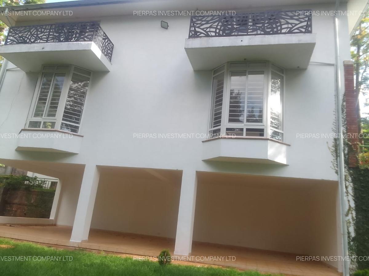 5 Bed Townhouse with En Suite in Rosslyn - 9