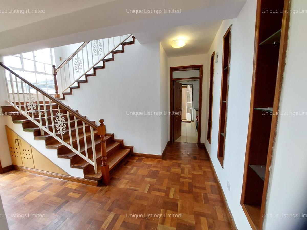 4 Bed House with En Suite in Runda - 9