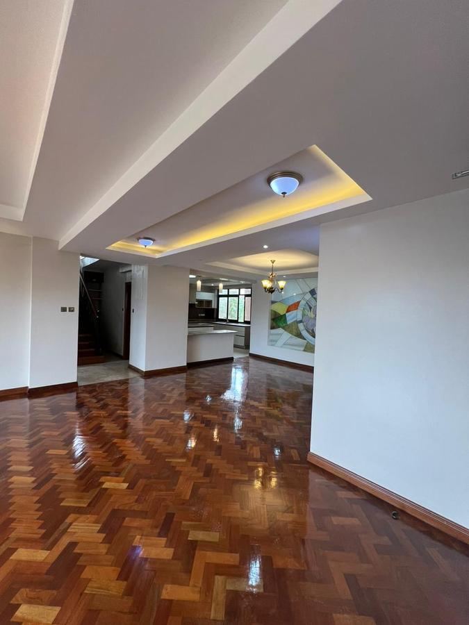 4 Bed Apartment with En Suite at Riverside Drive - 3