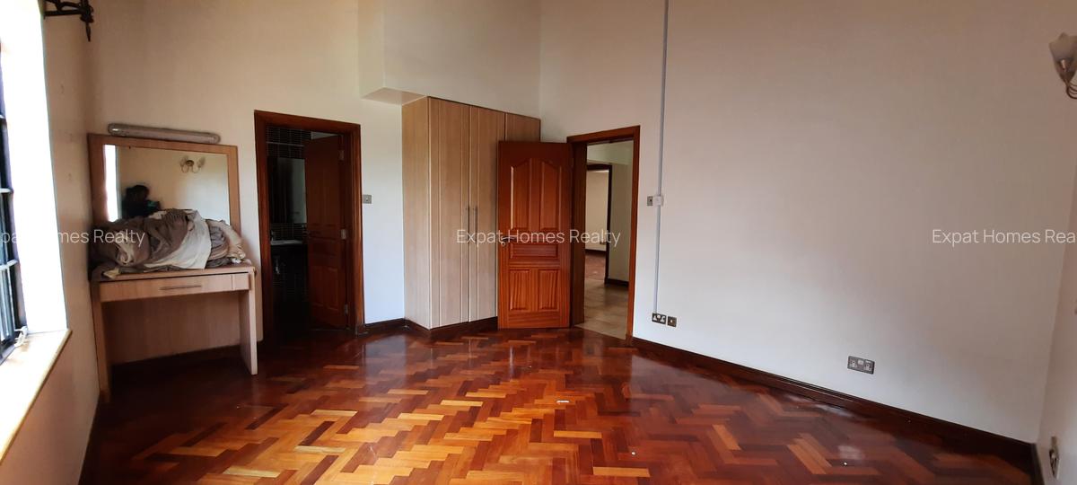 5 Bed Townhouse with En Suite in Lavington - 9