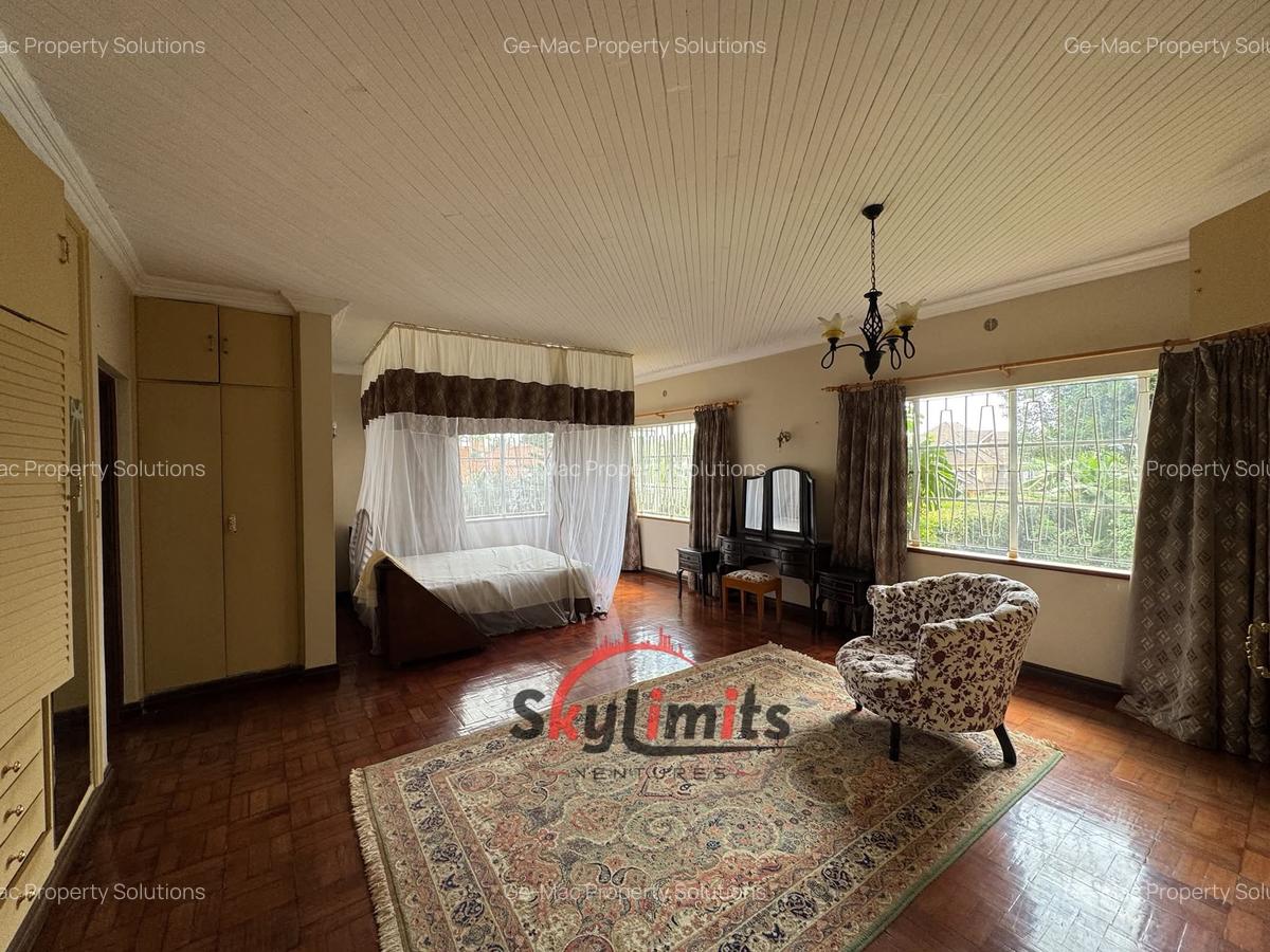 5 Bed House with En Suite in Runda - 4