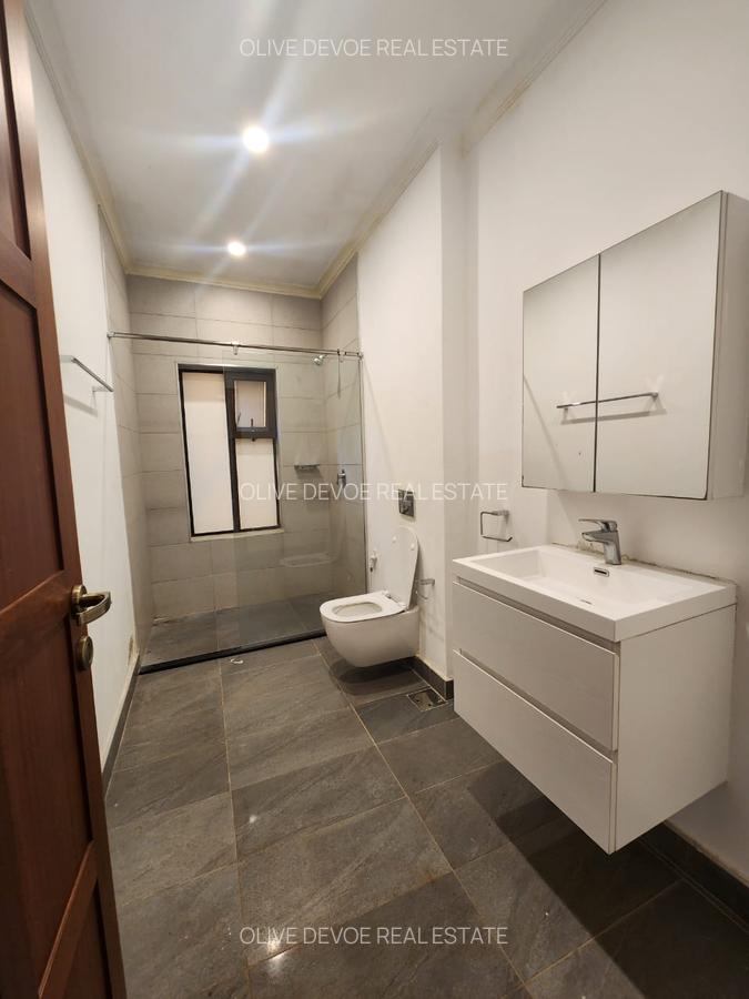 5 Bed Townhouse with En Suite in Kileleshwa - 10