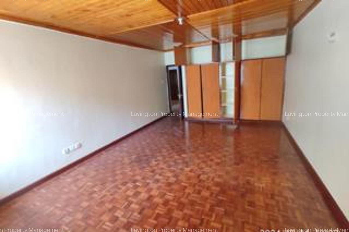 5 Bed Townhouse with En Suite at Lavington Green - 10