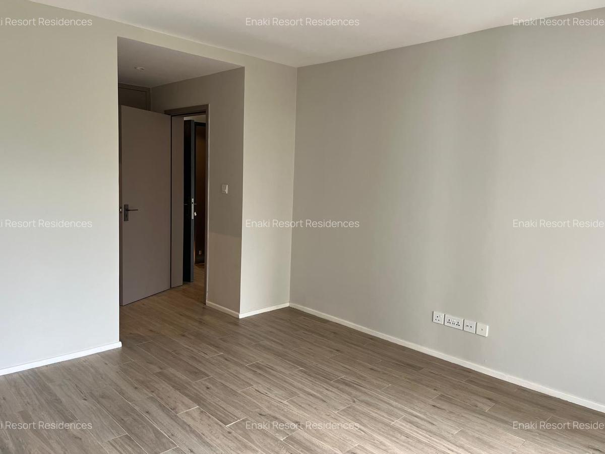 1 Bed Apartment with En Suite at Redhill - 4