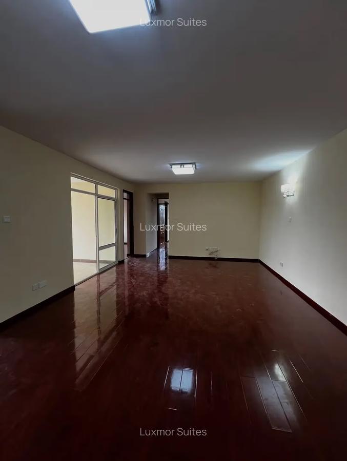 Serviced 2 Bed Apartment with En Suite at Valley Arcade - 5