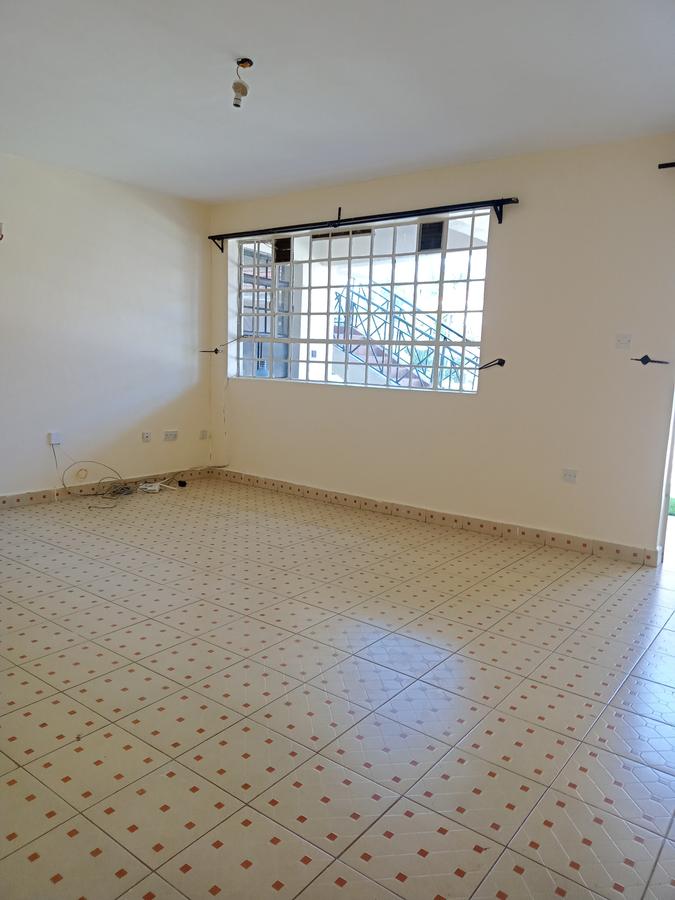 2 Bed Apartment in Garden Estate - 8