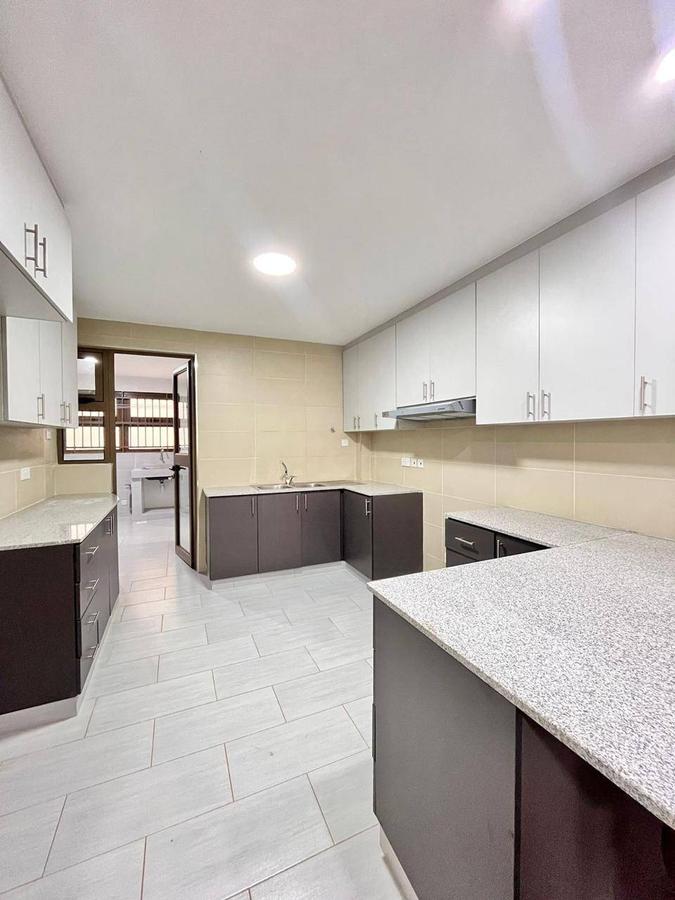 3 Bed Apartment with En Suite in Lavington - 2