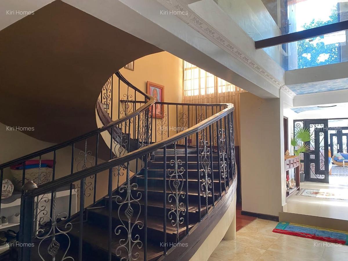 5 Bed Townhouse with En Suite in Karen - 7