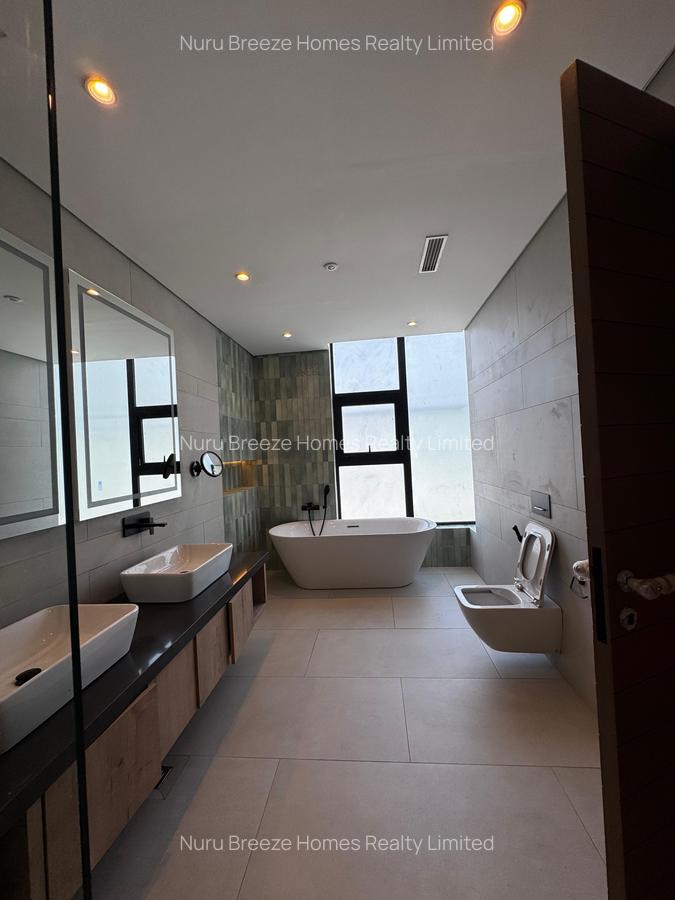 5 Bed Townhouse with En Suite in Westlands Area - 11