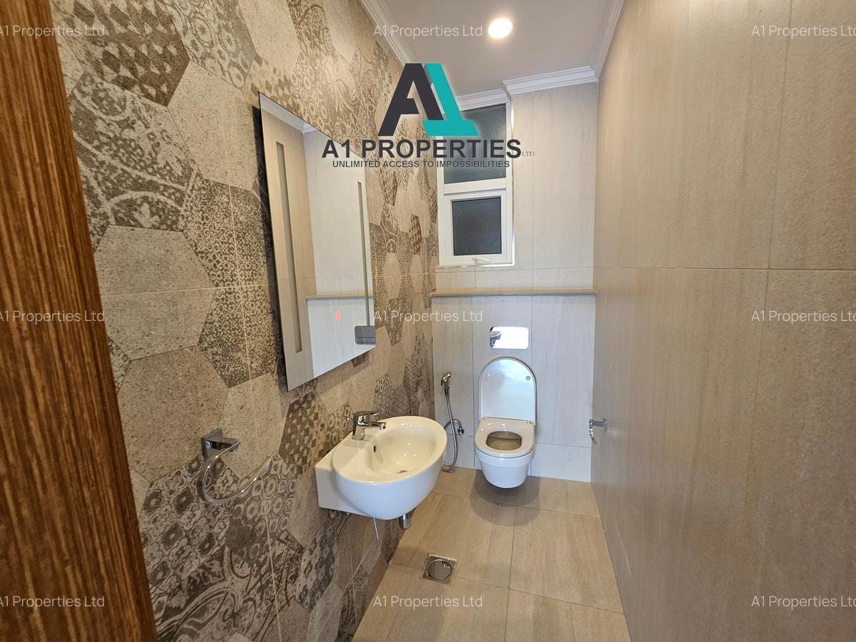 3 Bed Apartment with En Suite in Parklands - 8