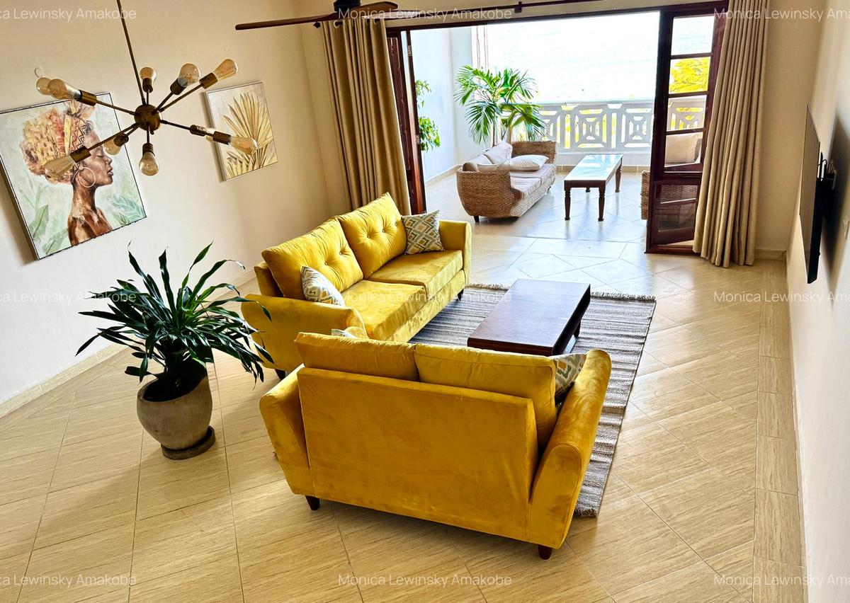 Serviced 2 Bed Apartment with En Suite at Serena Road - 3