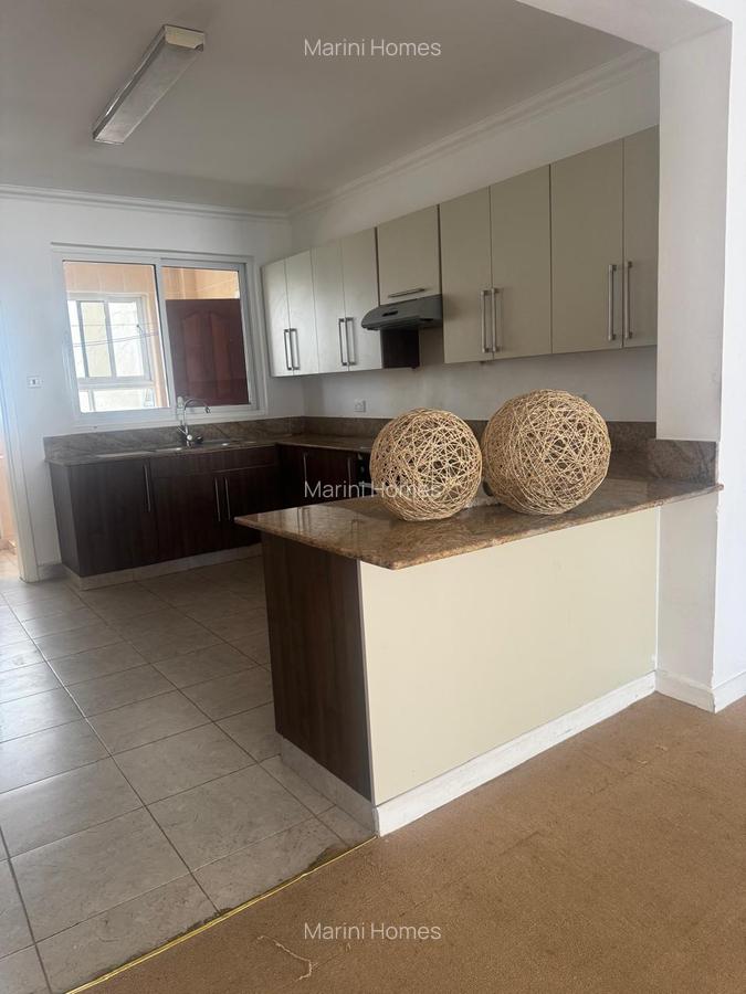 3 Bed Apartment with En Suite in Riverside - 7