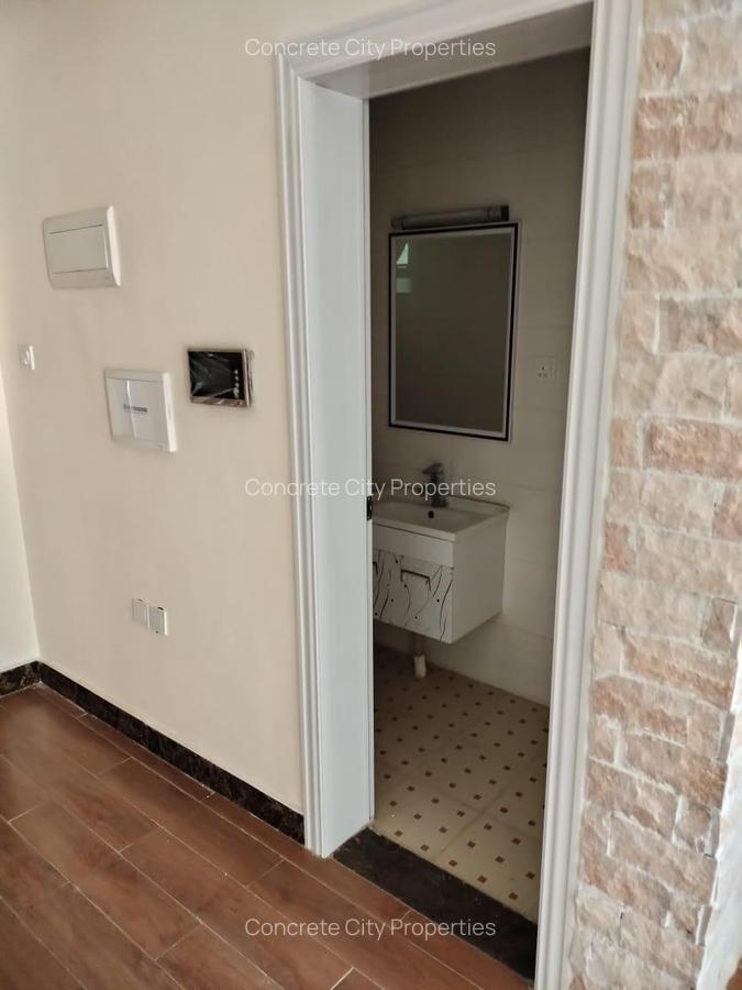 2 Bed Apartment in Kilimani - 11
