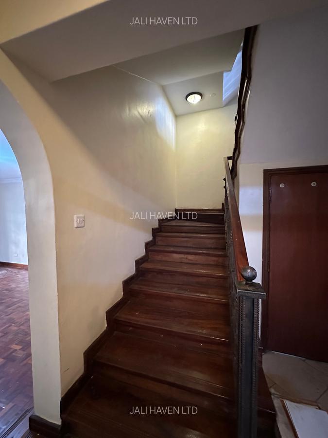 5 Bed Townhouse with En Suite in Kileleshwa - 6