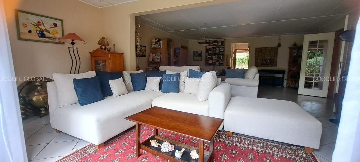 2 Bed House with En Suite at Rosslyn - 11