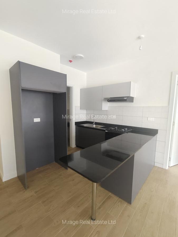 1 Bed Apartment with En Suite in Lavington - 2