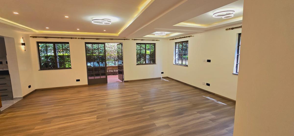 5 Bed Villa with En Suite at Lavington - 20