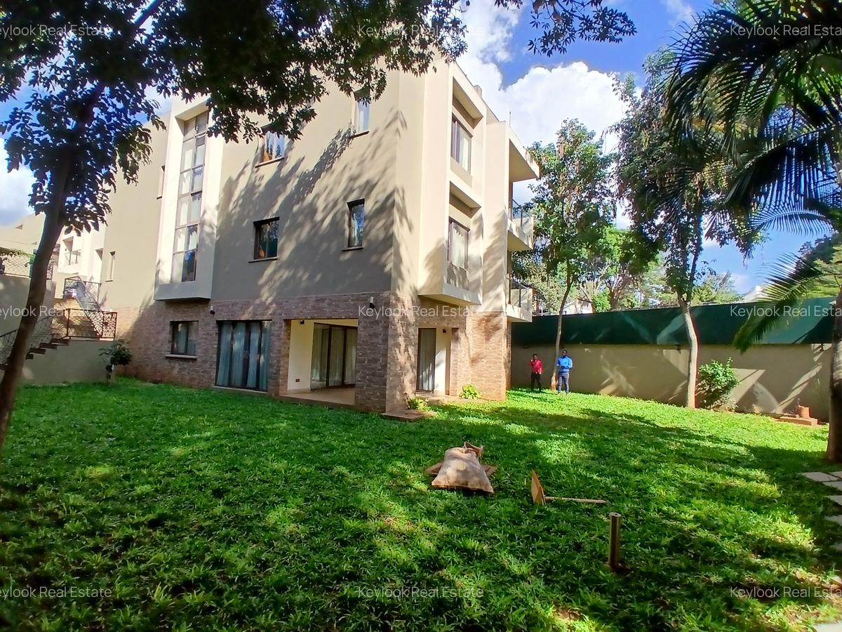 5 Bed Townhouse with En Suite at Lavington Green - 3